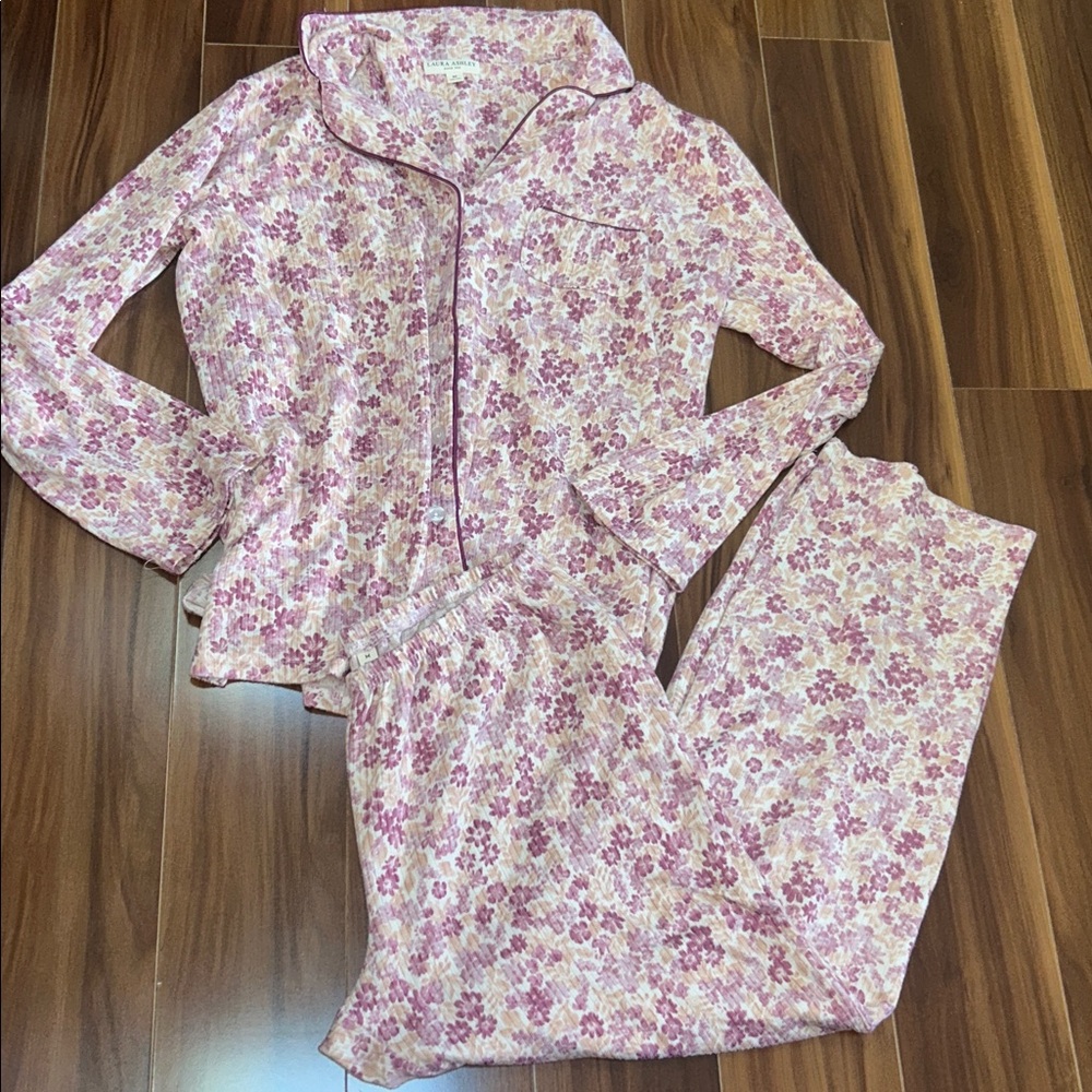 Medium Laura Ashley soft stretchy floral pajama set